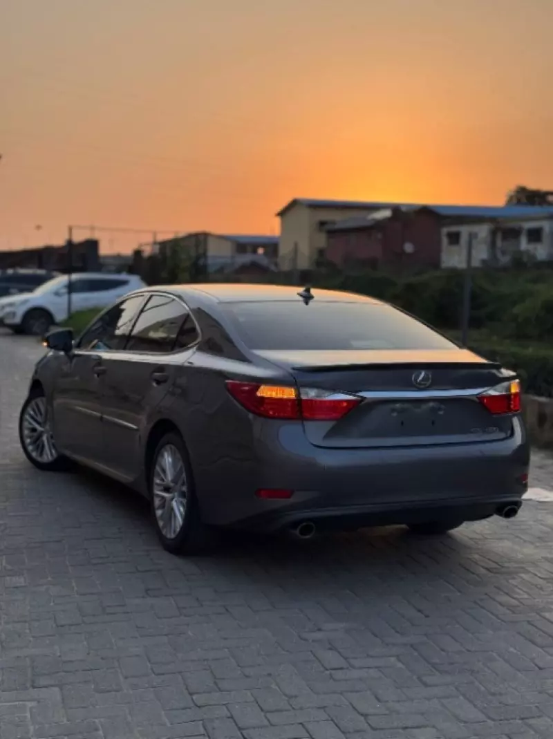 Lexus ES 350   - 2013