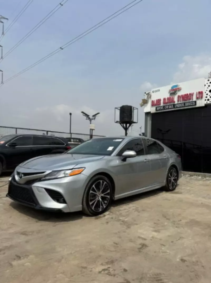 Toyota Camry   - 2019