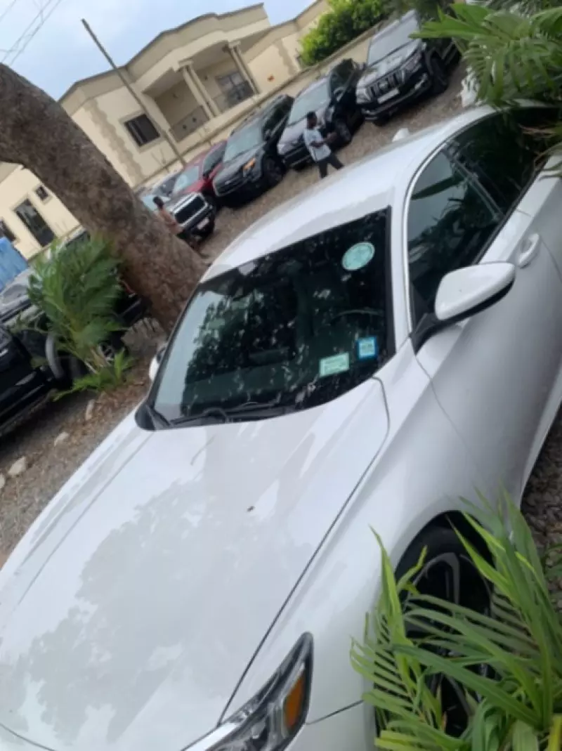 Honda Accord   - 2022