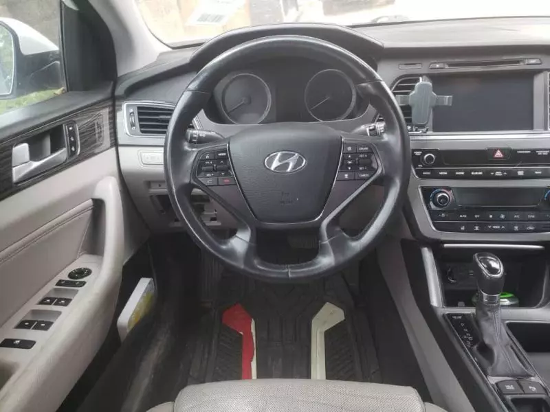 Hyundai Sonata   - 2015