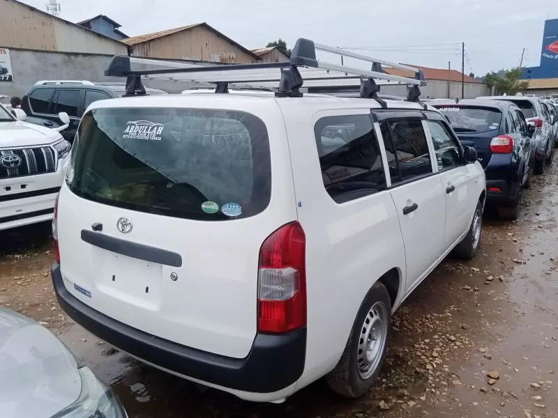 Toyota Probox    - 2016