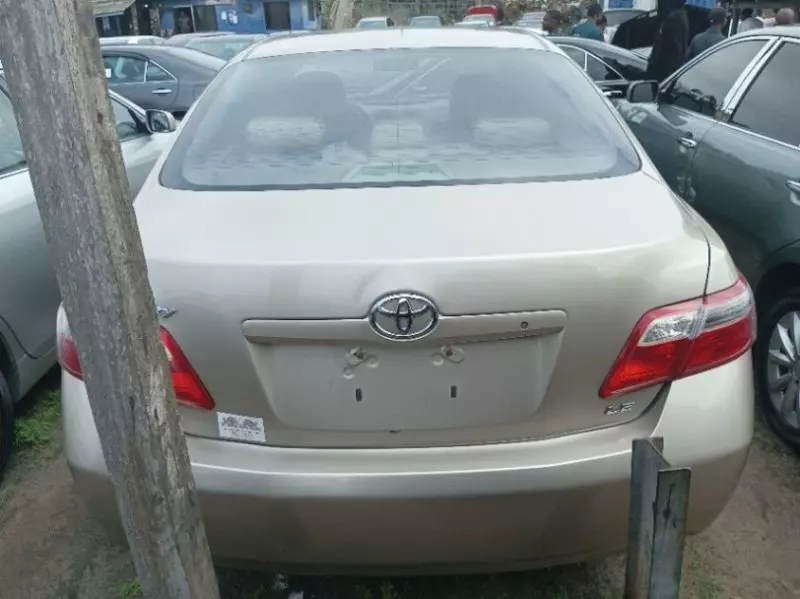 Toyota Camry   - 2007
