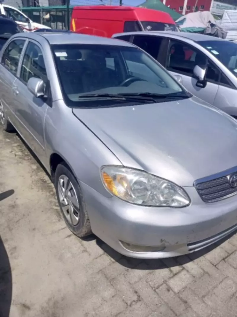 Toyota Corolla   - 2005