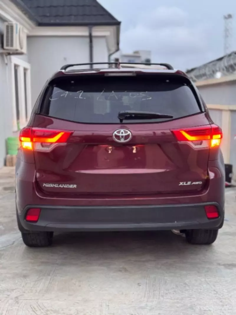 Toyota Highlander   - 2018