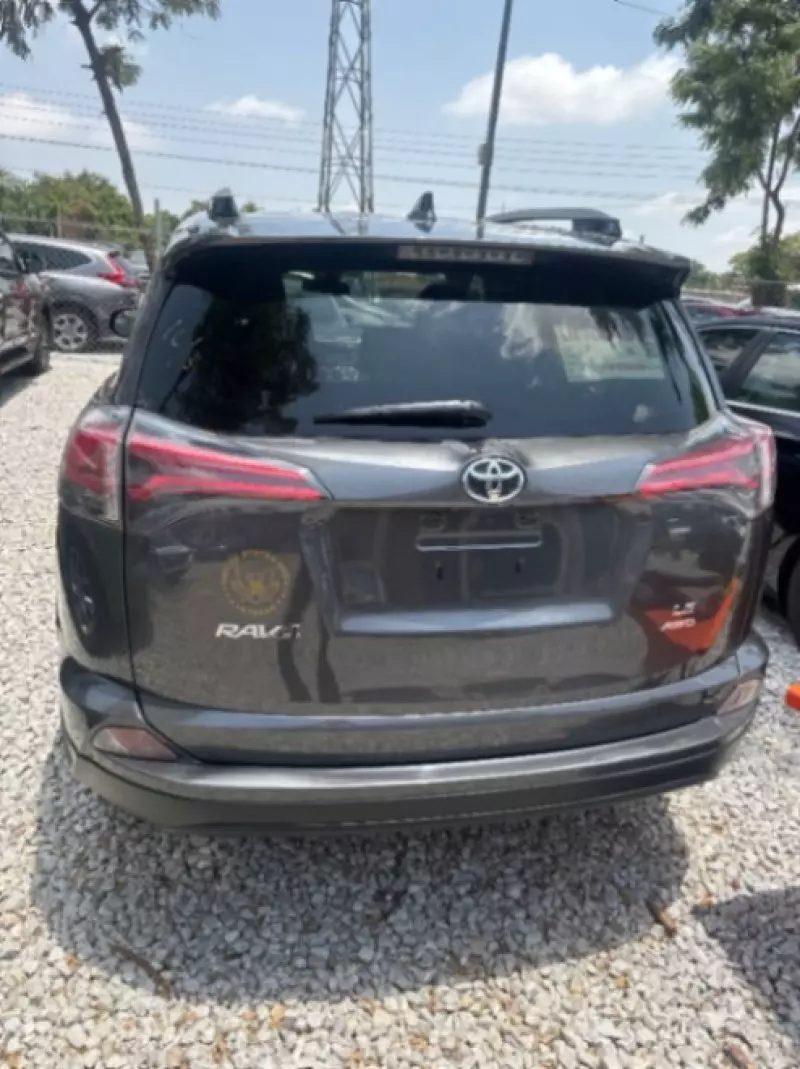 Toyota RAV 4   - 2018