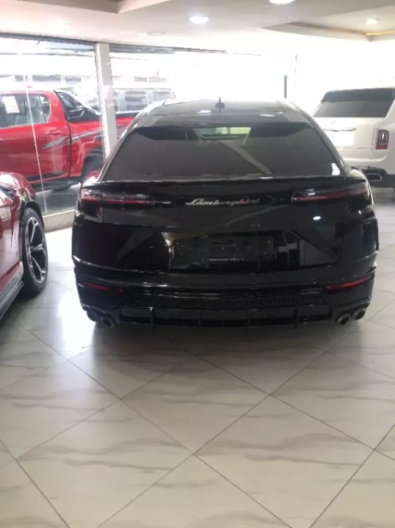 Lamborghini Urus   - 2024