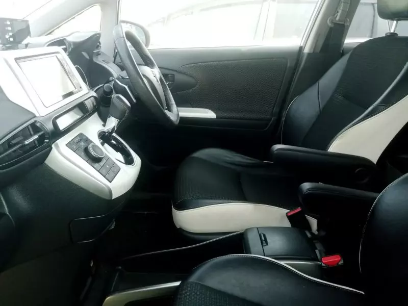 Toyota Wish   - 2012