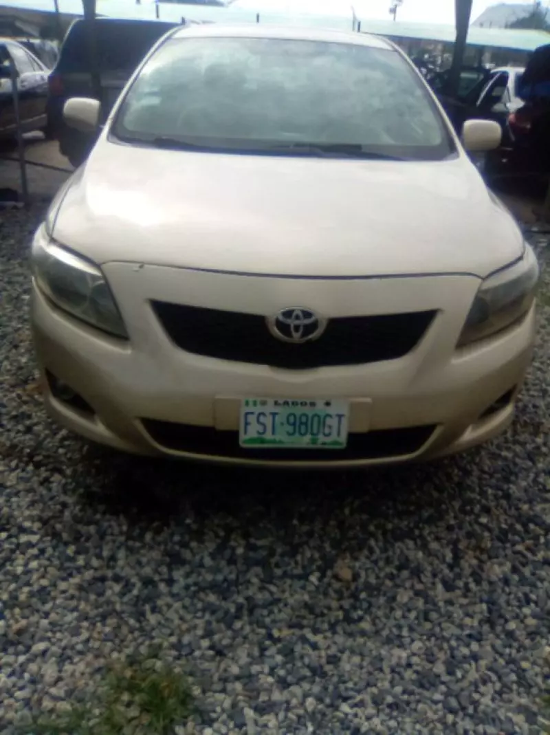 Toyota corolla   - 2009