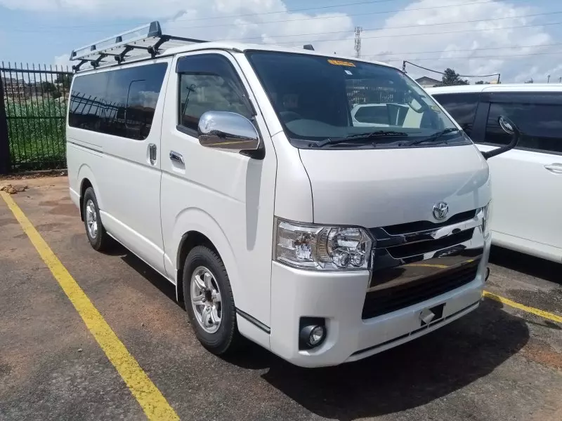 Toyota Hiace   - 2012
