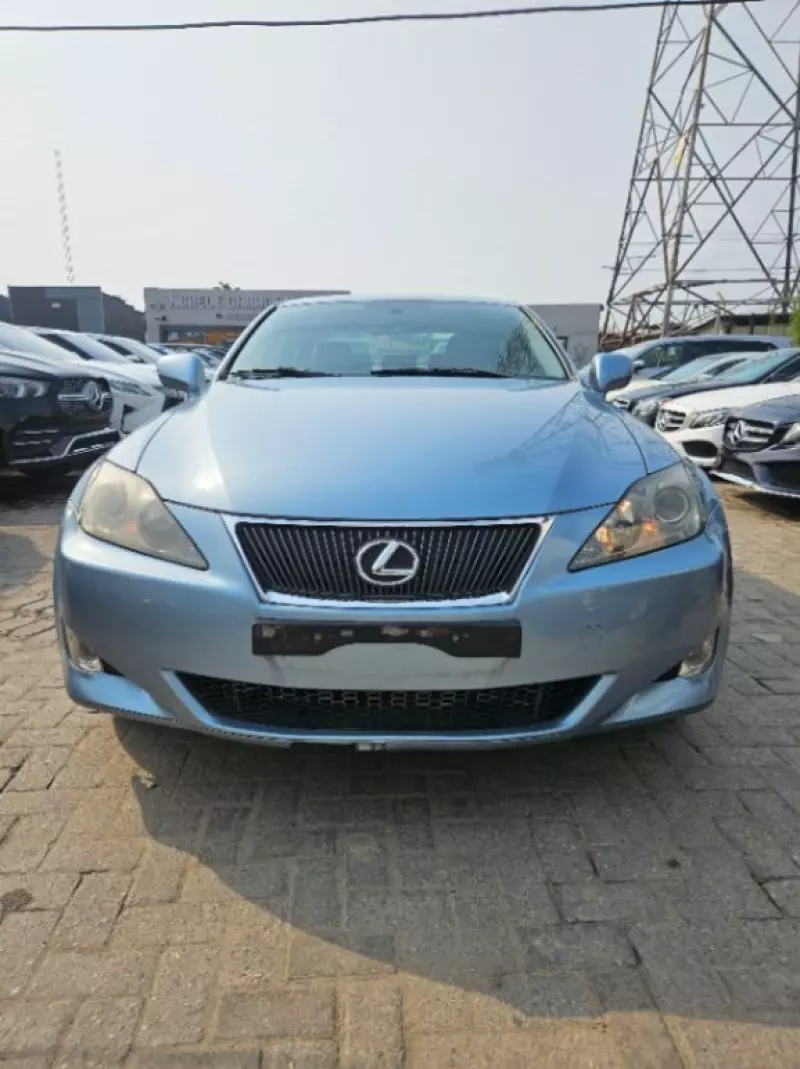 Lexus IS 250   - 2005
