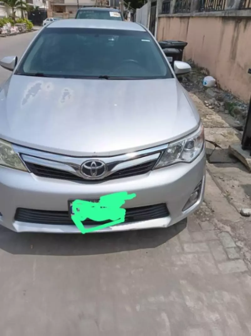 Toyota Camry - 2012