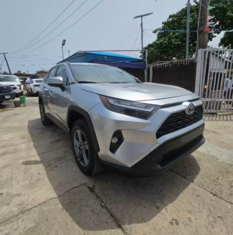 Toyota RAV4   - 2024