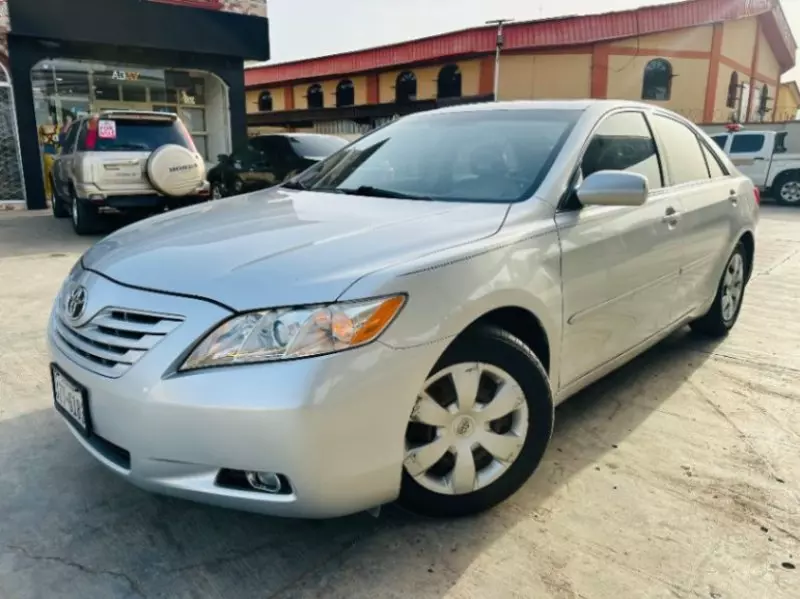 Toyota Camry   - 2008