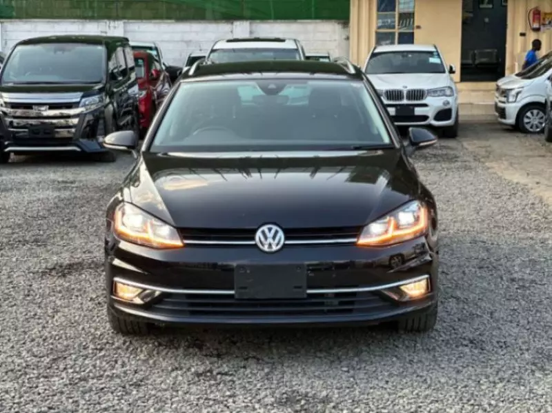 Volkswagen Golf   - 2018