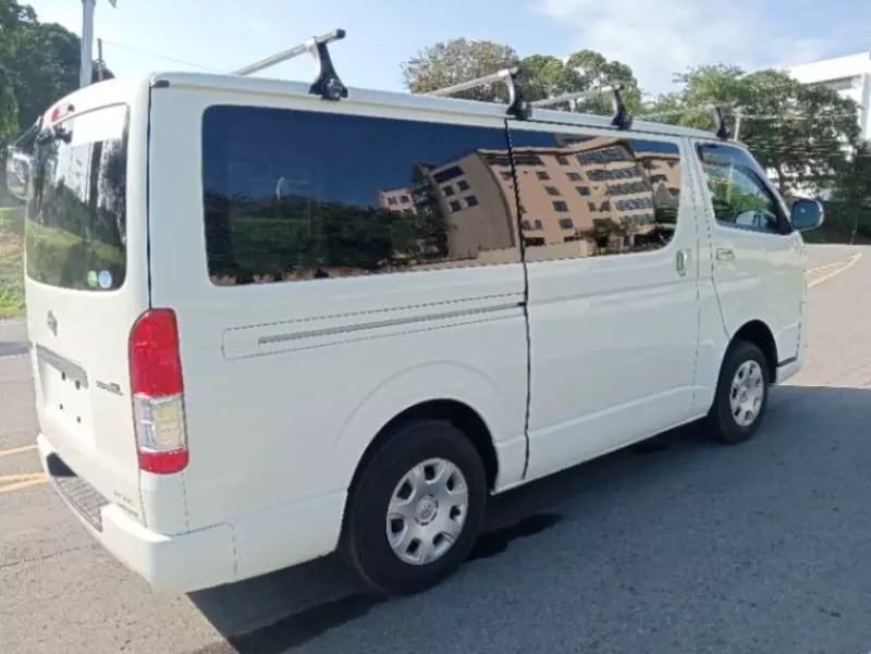 Toyota Hiace   - 2018