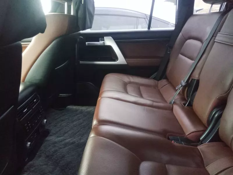 Toyota Landcruiser  V8   - 2019