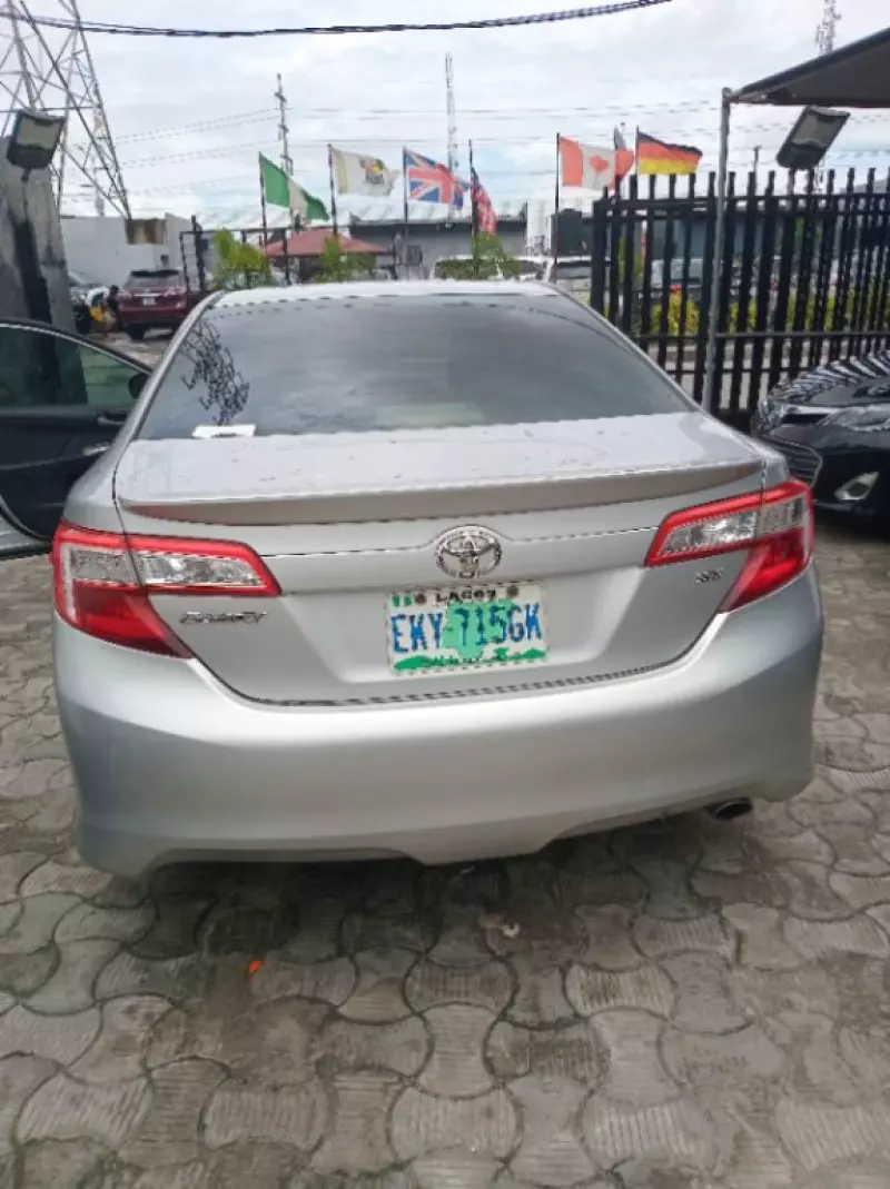 Toyota Camry   - 2013