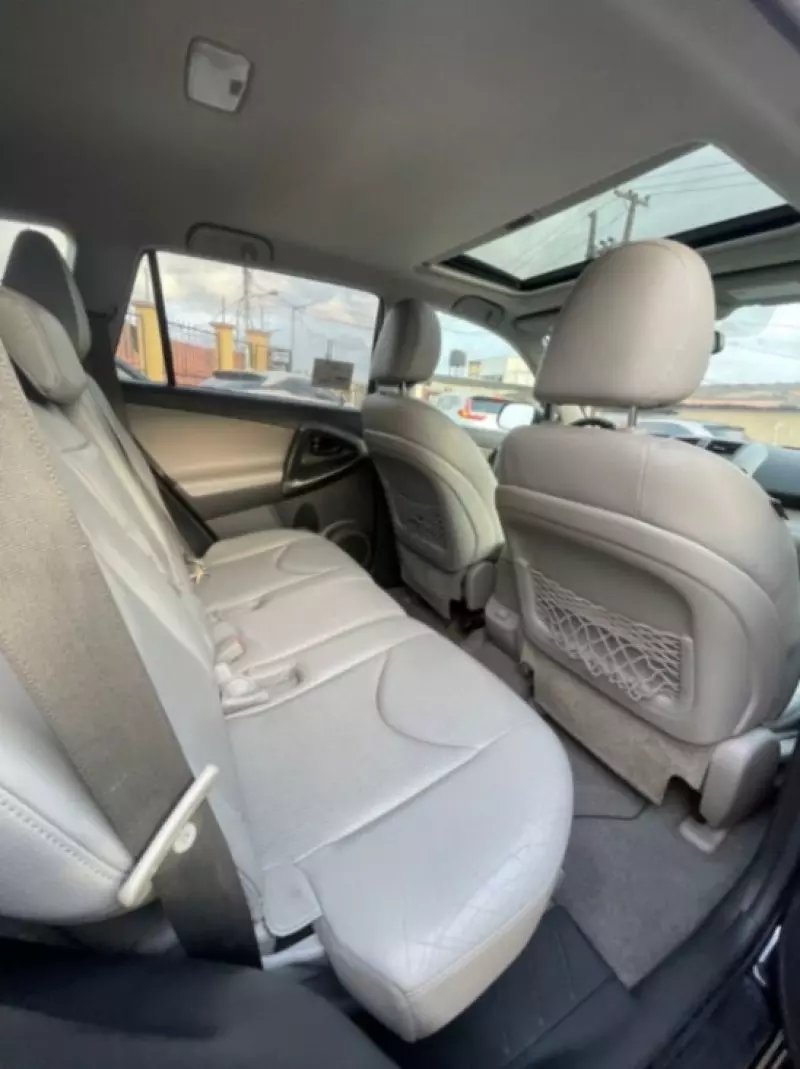 Toyota RAV 4   - 2012