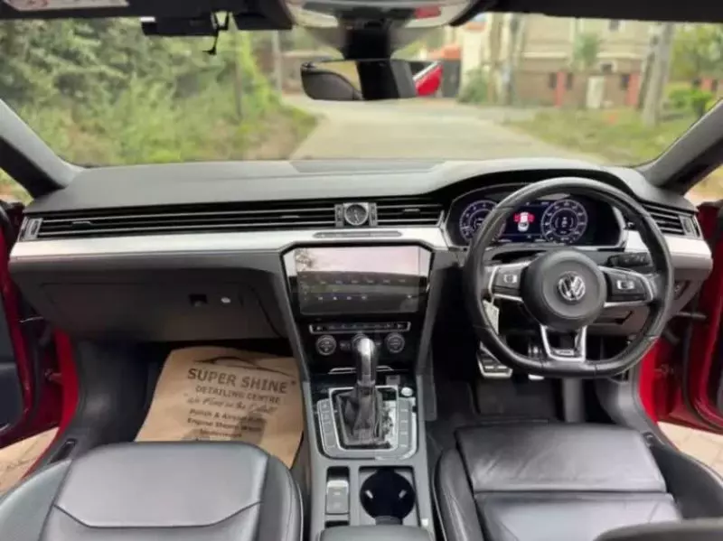 Volkswagen Arteon   -