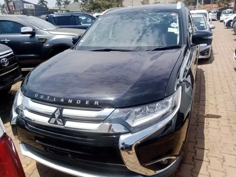 Mitsubishi Outlander hybrid    - 2012