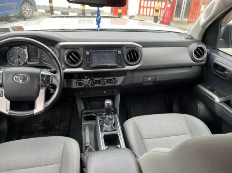 Toyota Tacoma - 2017