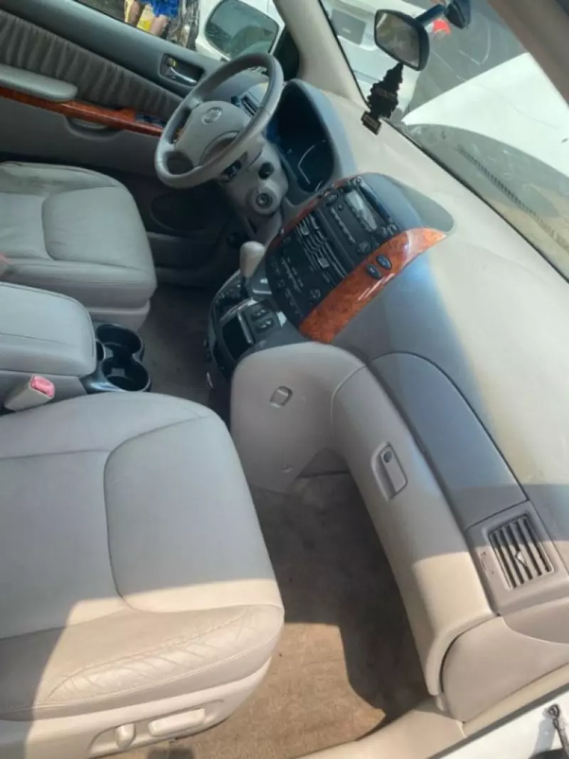 Toyota Sienna - 2009