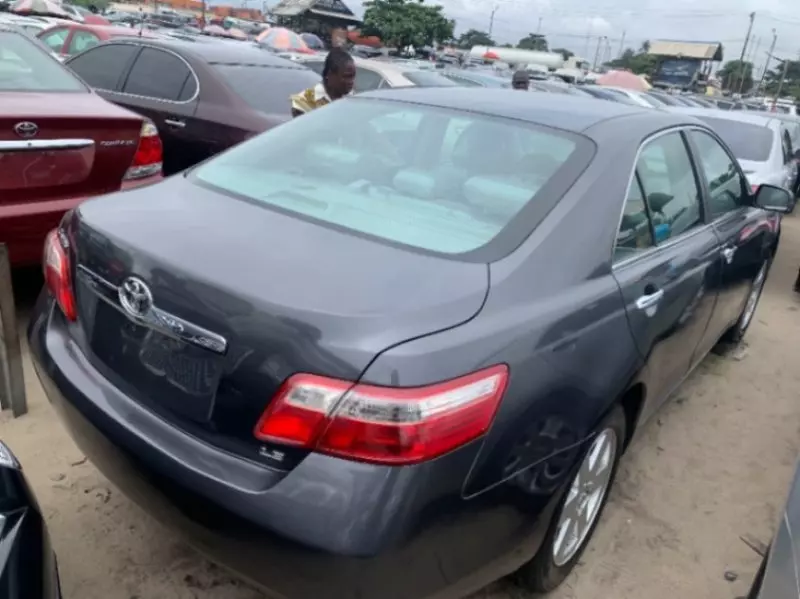 Toyota Camry   - 2007