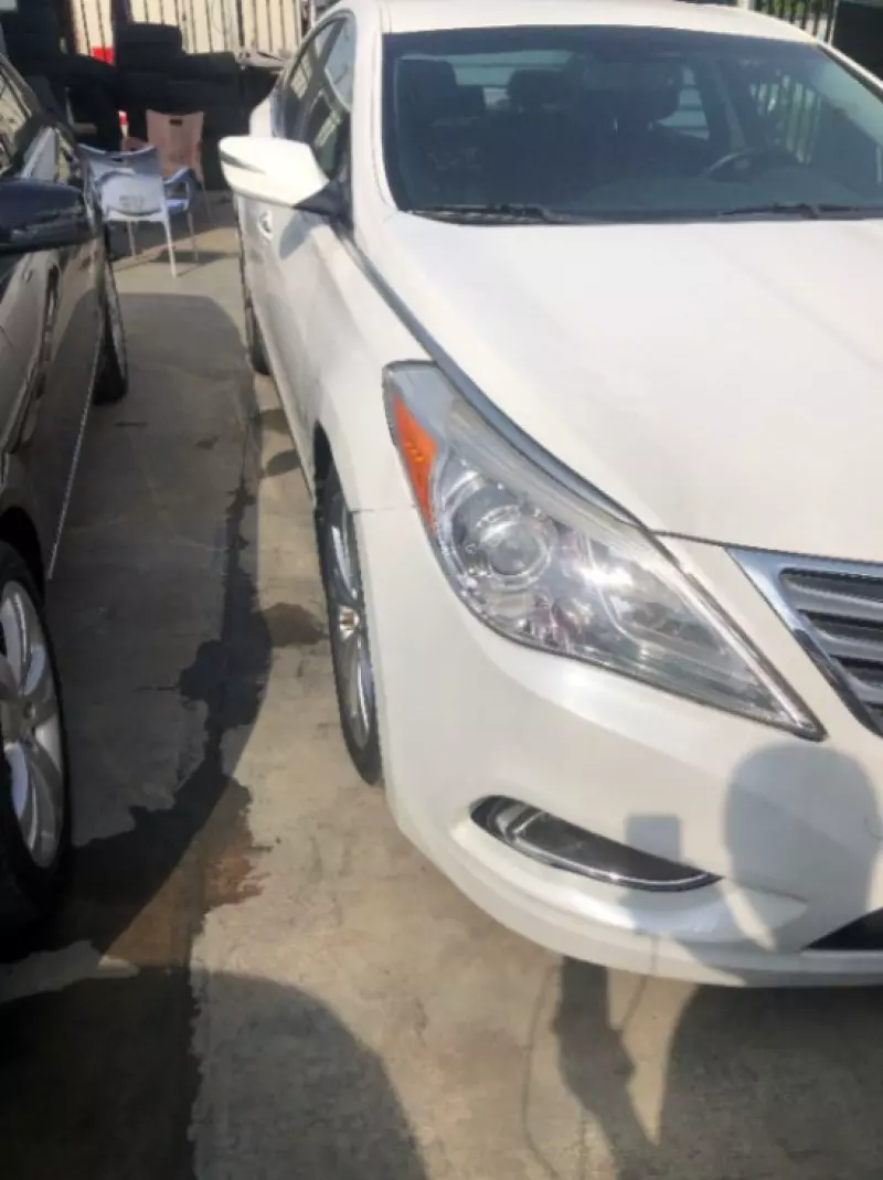 Hyundai Azera   - 2012
