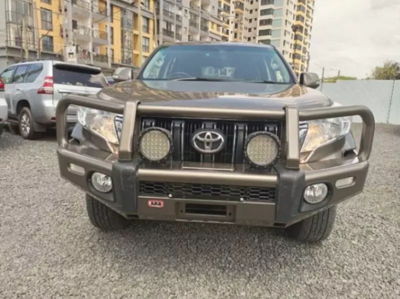 Toyota Land Cruiser Prado   - 2017