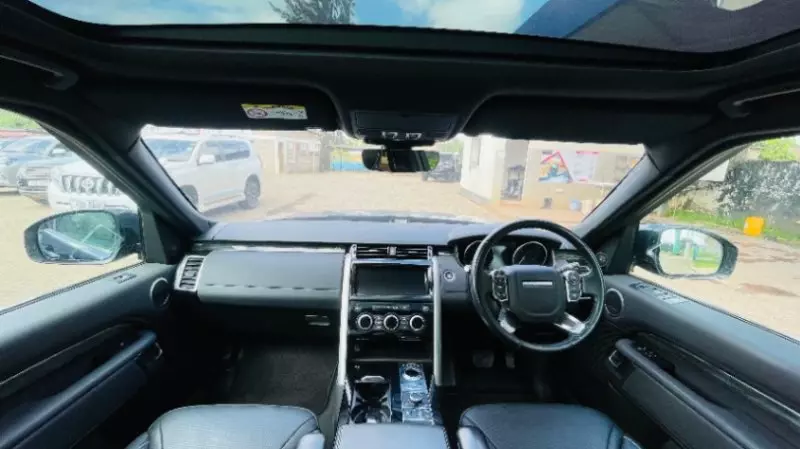 Land Rover Discovery   - 2017