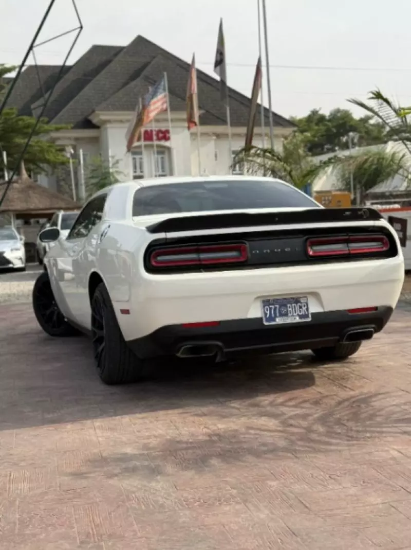 Dodge Challenger   - 2015