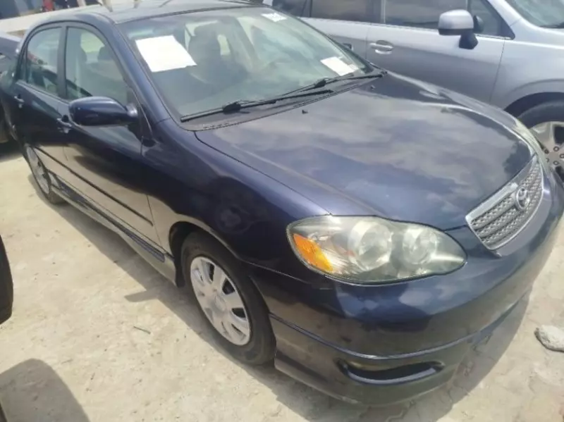 Toyota Corolla   - 2005