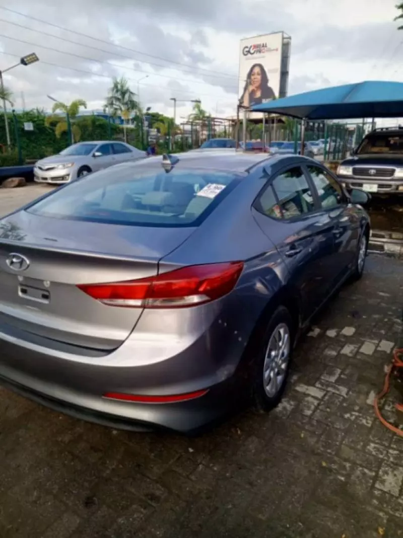 Hyundai Elantra   - 2017