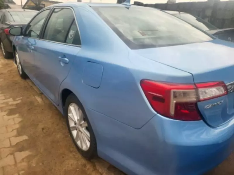 Toyota Camry   - 2013