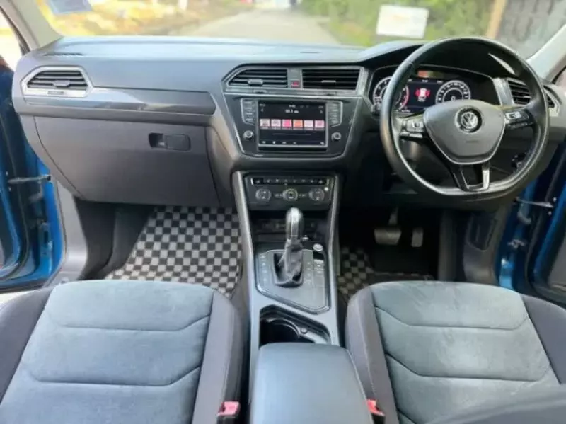 Volkswagen Tiguan   - 2017