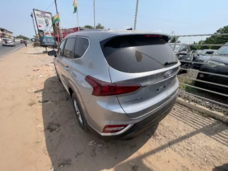 Hyundai Santa Fe   - 2020