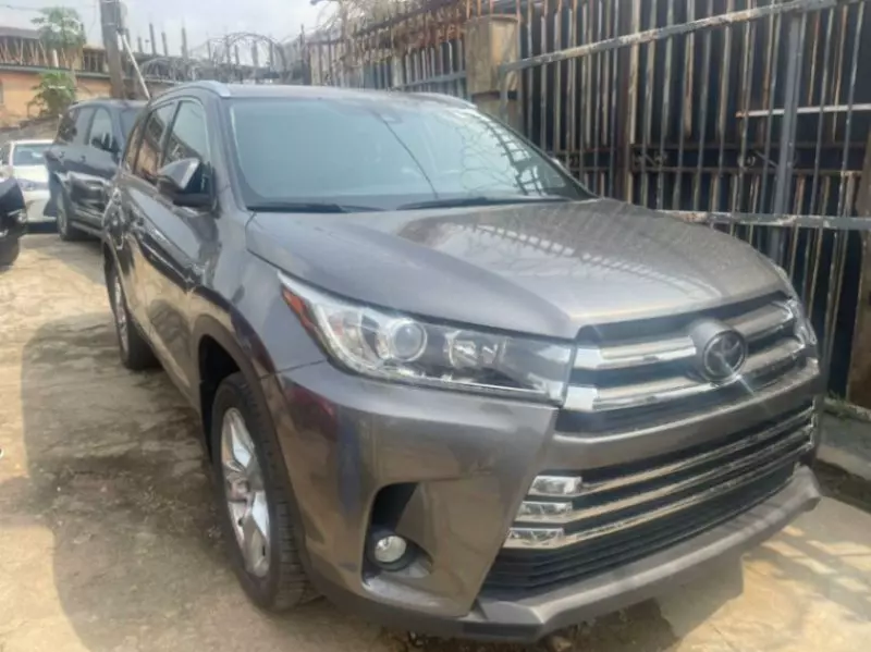 Toyota Highlander   - 2018