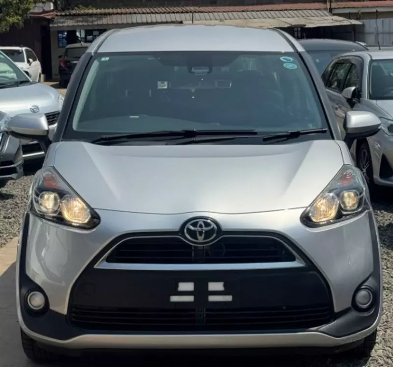Toyota Sienta   - 2018