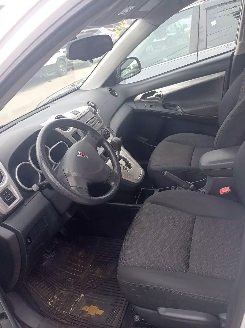 Pontiac Vibe   - 2010