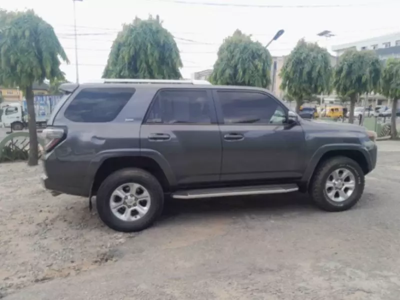 Toyota 4Runner - 2014