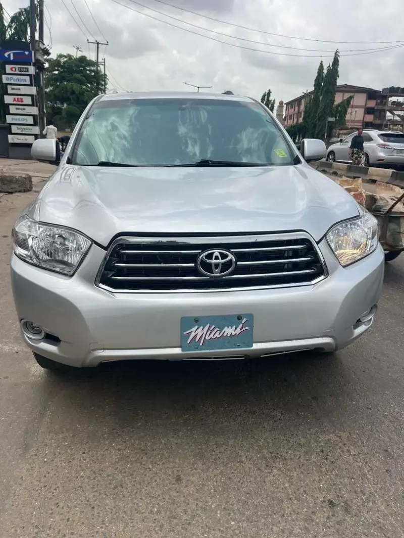 Toyota Highlander   - 2009
