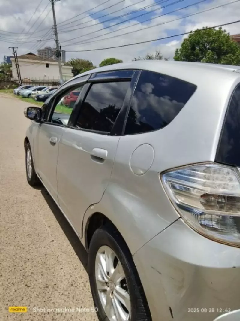 Honda Fit   - 2011
