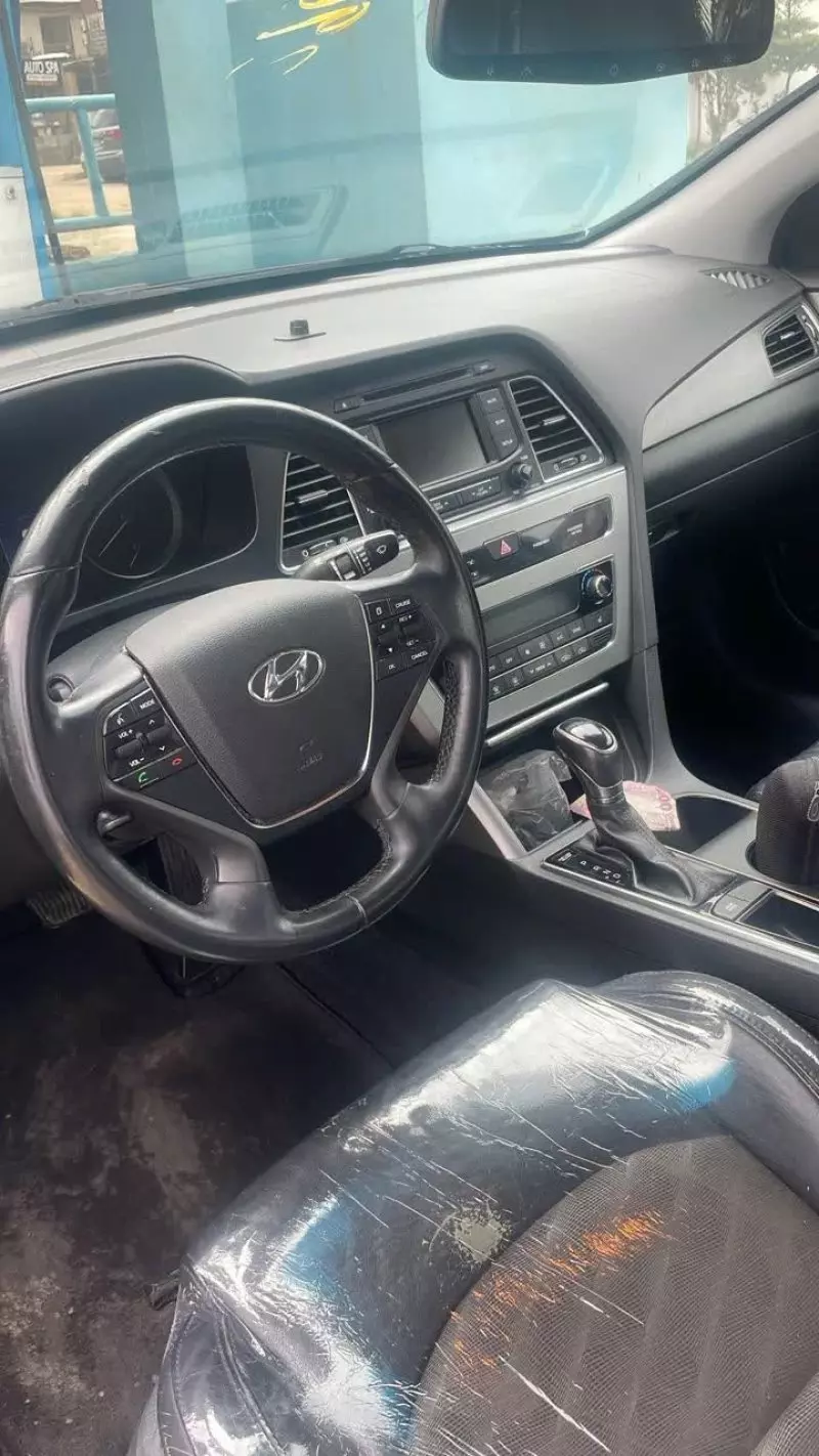 Hyundai Sonata   - 2015