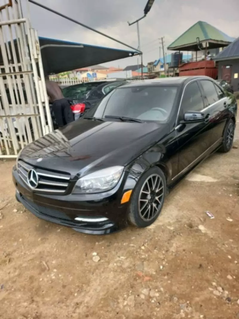 Mercedes-Benz C 300   - 2011