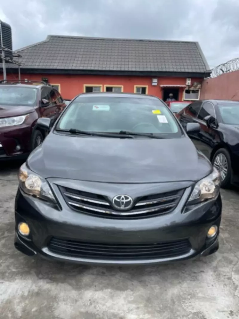 Toyota Corolla   - 2012
