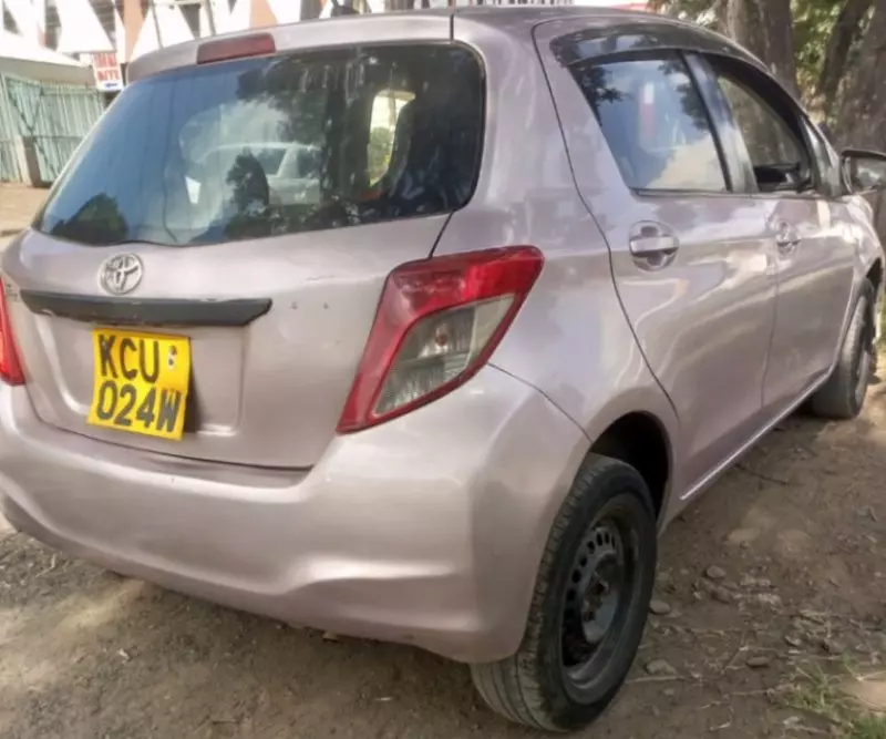 Toyota Vitz   - 2012
