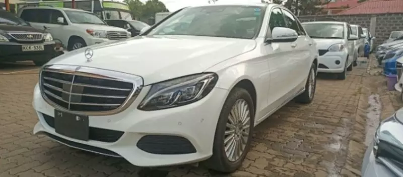 Mercedes-Benz C200   - 2017