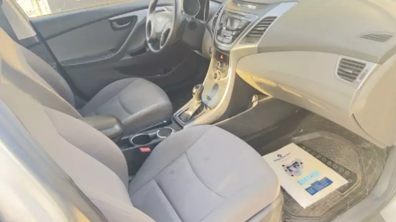 Hyundai Elantra - 2015