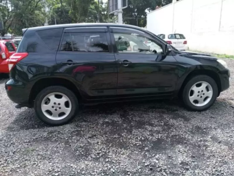 Toyota RAV4   - 2017