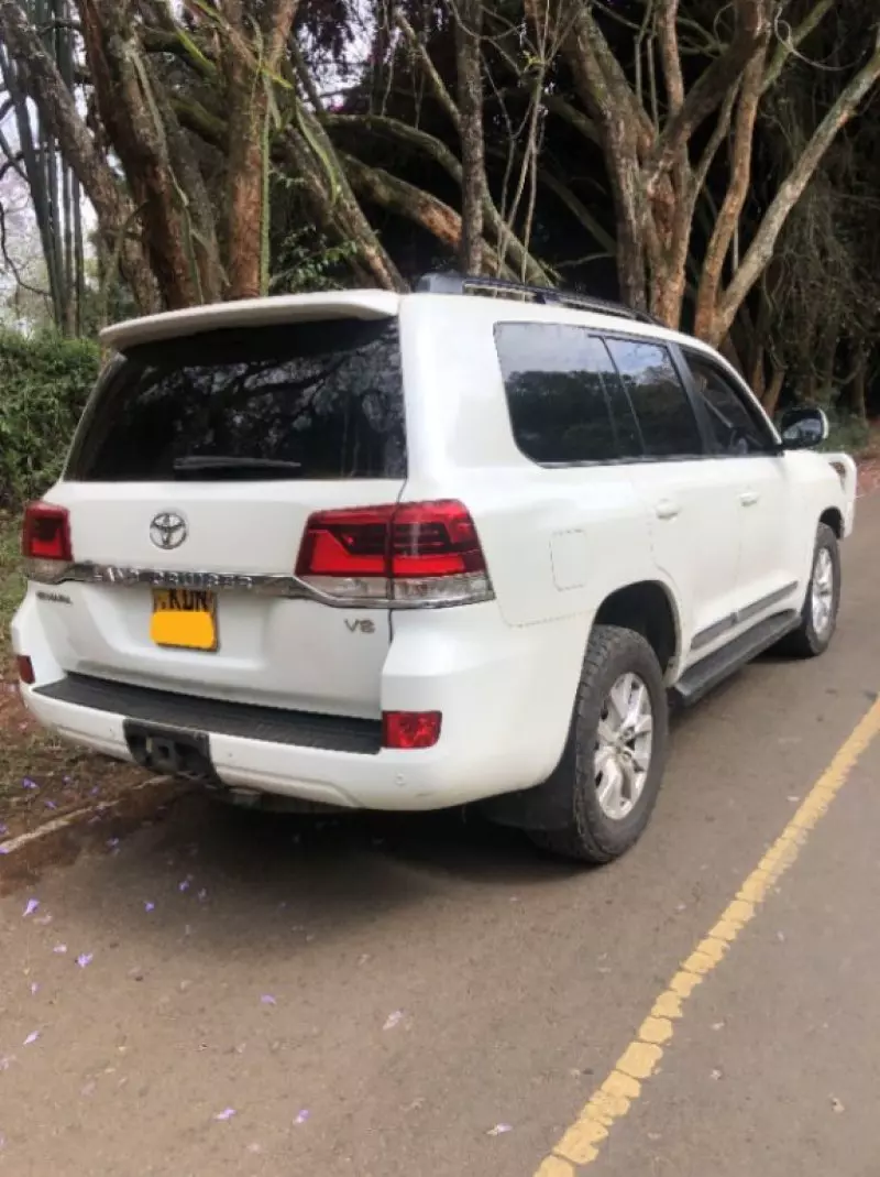 Toyota Land Cruiser   - 2017